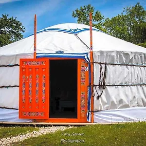 Camping Et Yourtes, Plouénan