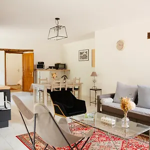 Hébergement de vacances La Borgnardais, 1 à 5 Couchages En Brocéliande, Loutehel